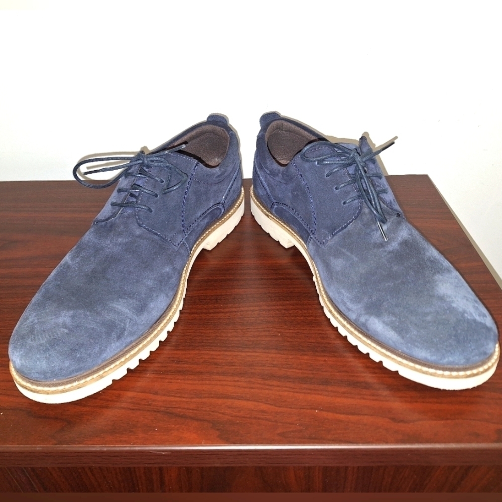 Rockport men's dark grey suede loafers in a size 11. EUC. Church, office, work